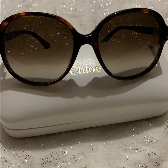 Chloe sunglasses 🕶 - Picture 6 of 7